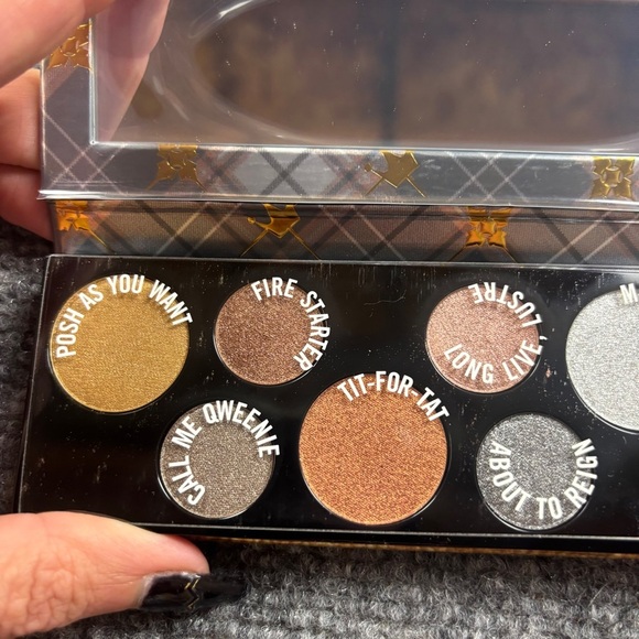 MAC Cosmetics NIB Eyeshadow x 8 + Highlighting Powder color: Qween Supreme - Picture 4 of 6